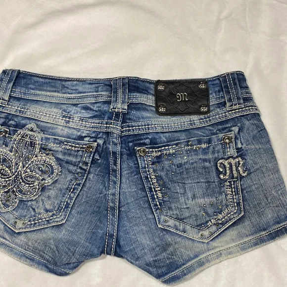 Miss me denim shorts. Size 27 ladies. - Picture 7 of 10